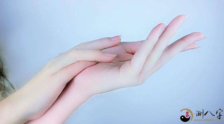 梦到一个很美的小姑娘