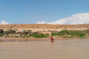 梦见稀泥巴粘在衣服上