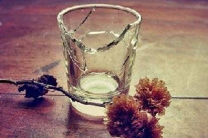 梦见茶杯打碎了
