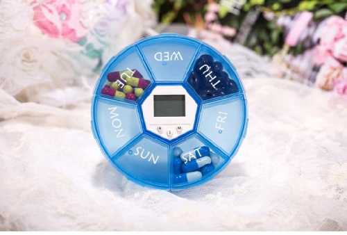 梦见自己嘴里吃药