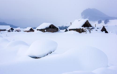 梦见正门前有一堆冰雪