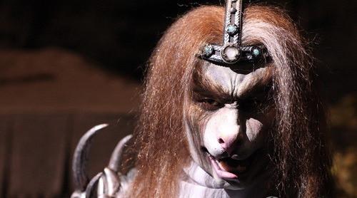 梦见妖怪变成人在吸我手上的血