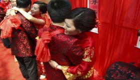 “女命八字偏财透-女命偏财透出好还