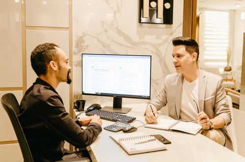 男命八字年柱和日柱比肩