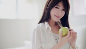 “命苦的女命八字-女命四两八钱是富
