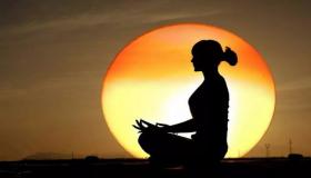 “八字月时两带太极贵人-八字带华盖