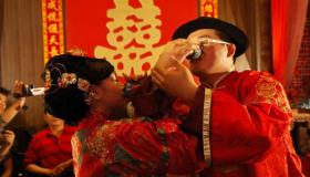 “女八字啥为父亲-女八字的财星是不