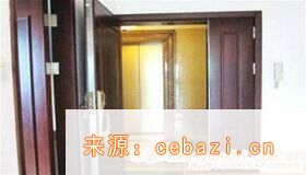 “怎样解决大门对电梯的问题?