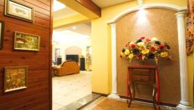 “进入大门看什么最好?