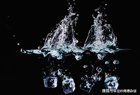 “八字与水性:方位流转的命理玄机