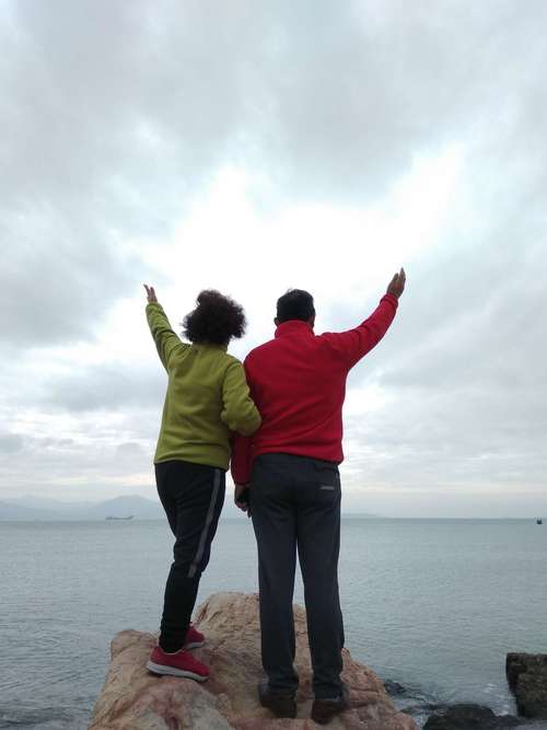 “1988年冬月初十8点八字解析